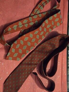 Lot of 2 DAKS London & GANT Silk Ties Red Geometric Medallion Father’s Day Gift